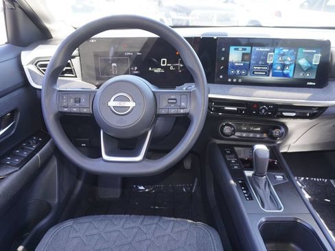 Used 2026 Nissan Kicks SV FWD image 11