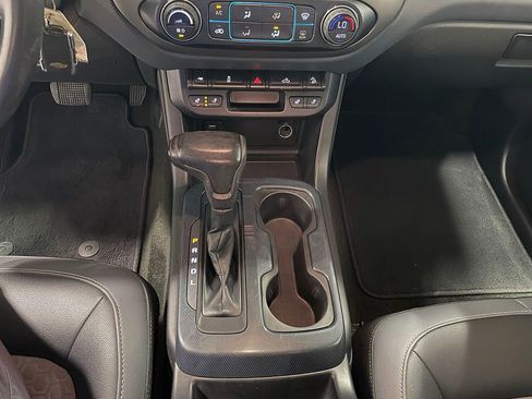 Used 2018 Chevrolet Colorado Z71 AWD/4WD image 38