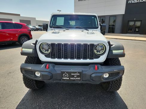 Used 2025 Jeep Wrangler Unlimited Rubicon AWD/4WD image 2