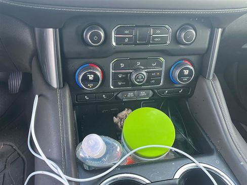 Used 2023 Chevrolet Tahoe LT w/ Luxury Package image 21