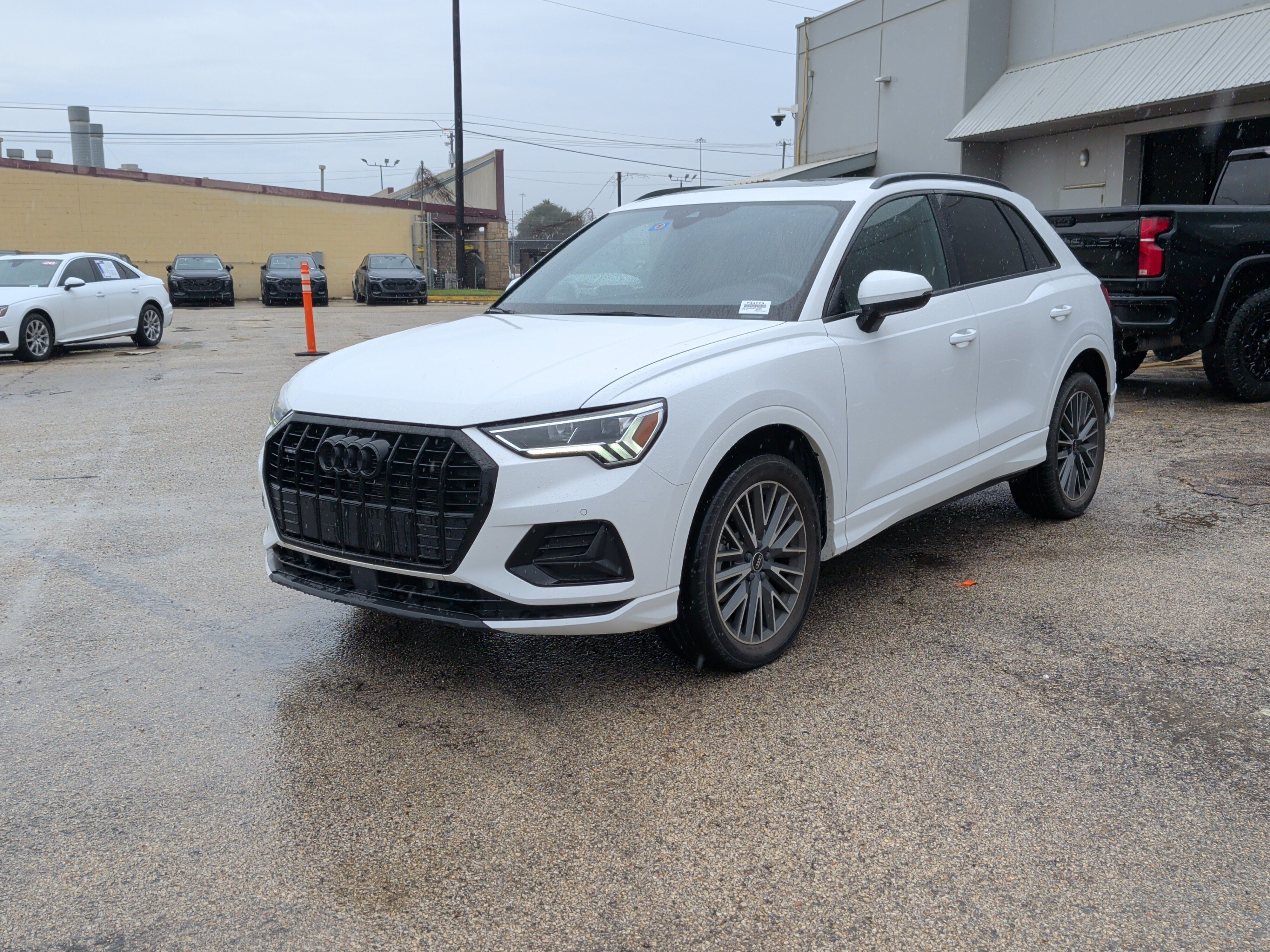Certified 2023 Audi Q3 2.0T Premium w/ Convenience Package AWD/4WD image 5