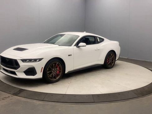Used 2024 Ford Mustang GT Premium RWD image 9