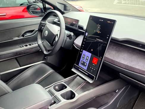 Used 2023 Fisker Ocean One AWD/4WD image 20