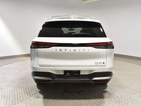 Certified 2026 INFINITI QX60 Luxe w/ Family Package image 9