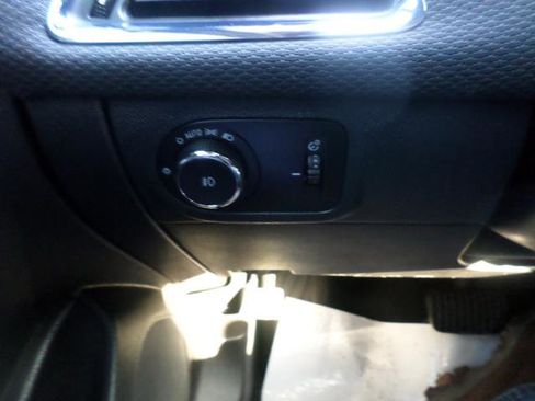 Used 2017 Chevrolet Cruze LT w/ Convenience Package image 18