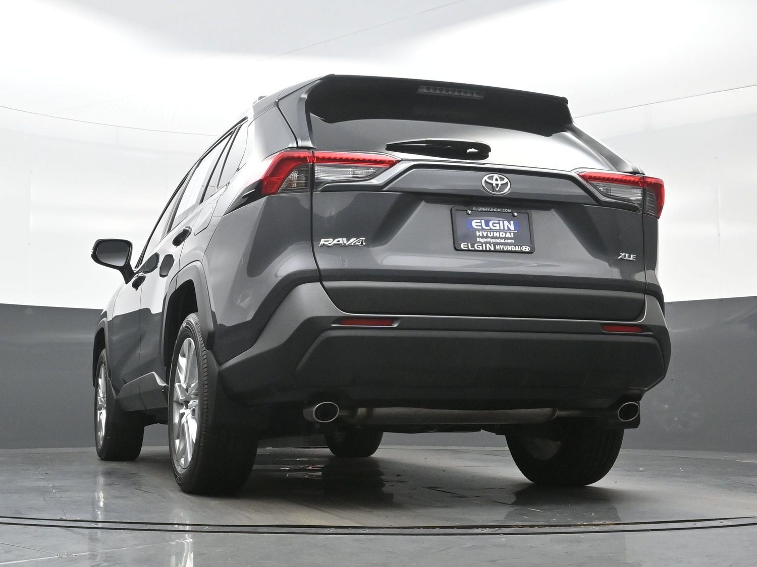 Used 2025 Toyota RAV4 XLE Premium w/ Weather Package FWD image 31