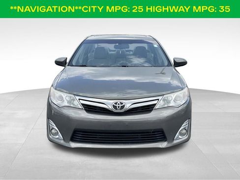 Used 2012 Toyota Camry XLE w/ Leather Pkg FWD image 3