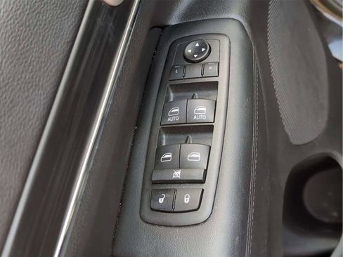 Used 2021 Jeep Grand Cherokee Limited image 28