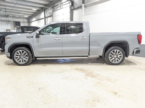 Used 2025 GMC Sierra 1500 Denali w/ Denali Reserve Package AWD/4WD image 6