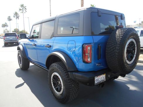 Used 2022 Ford Bronco Badlands image 8