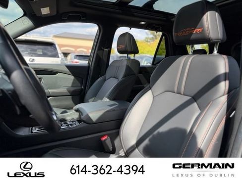 Used 2025 Honda Pilot TrailSport image 14