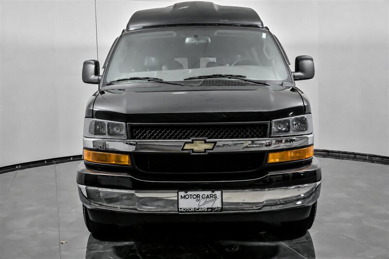 Used 2023 Chevrolet Express 2500 Extended RWD image 4