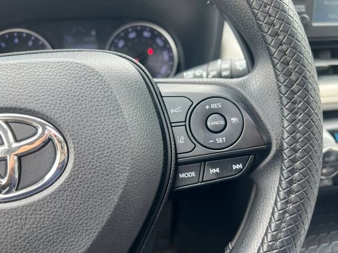Used 2019 Toyota RAV4 XLE AWD/4WD image 21