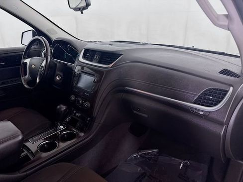 Used 2015 Chevrolet Traverse LT w/ Style and Technology Package FWD image 29