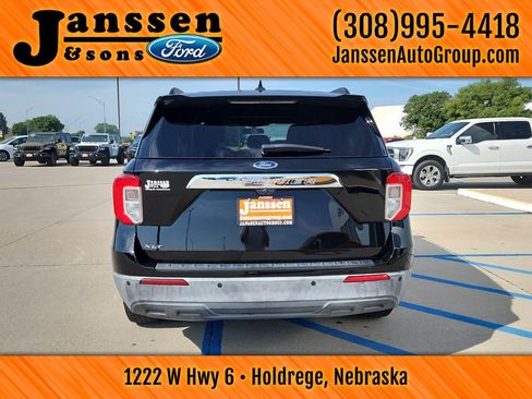 Used 2021 Ford Explorer XLT RWD image 11