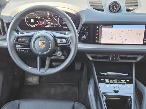 Certified 2026 Porsche Cayenne Coupe image 25