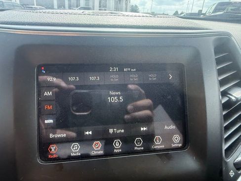 Used 2020 Jeep Cherokee Latitude Plus image 19