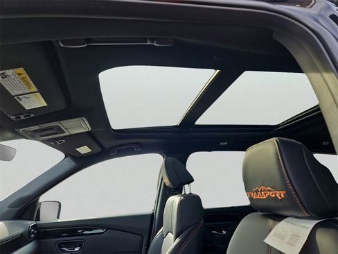 New 2025 Honda Pilot TrailSport image 9