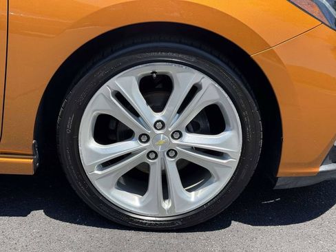 Used 2017 Chevrolet Cruze Premier FWD image 28