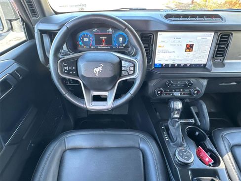 Used 2025 Ford Bronco Badlands image 22