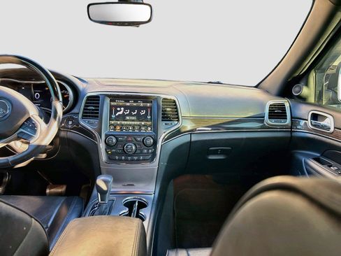 Used 2018 Jeep Grand Cherokee Overland AWD/4WD image 20