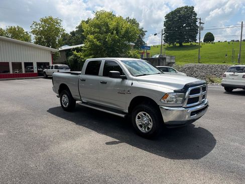 Used 2018 RAM 2500 Tradesman w/ Chrome Appearance Group AWD/4WD image 7