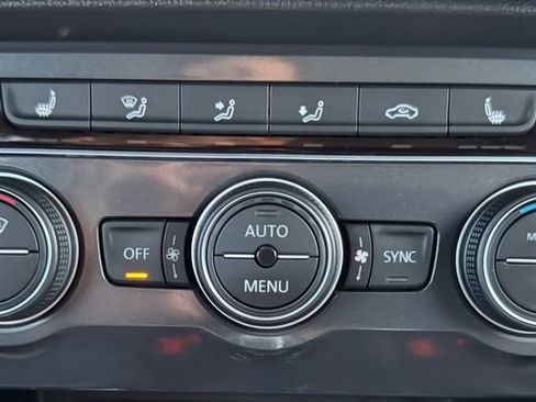 Used 2021 Volkswagen Tiguan SE w/ Panoramic Sunroof Package AWD/4WD image 29