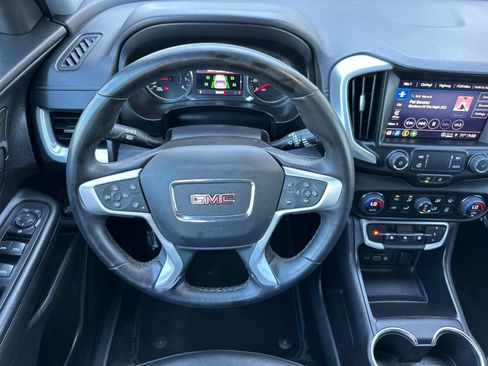 Used 2024 GMC Terrain SLT AWD/4WD image 13