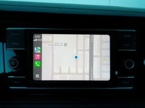 Used 2024 Volkswagen Jetta Sport image 10