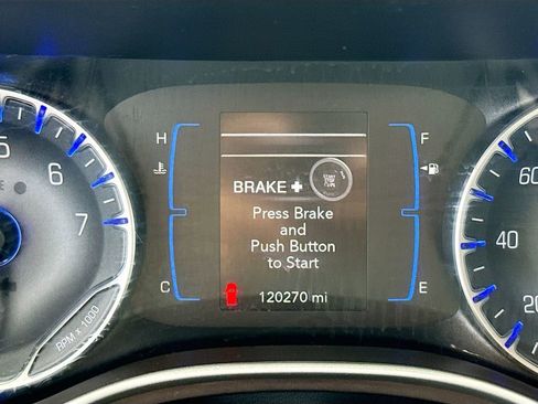 Used 2017 Chrysler Pacifica Touring Plus w/ Tire & Wheel Group image 13