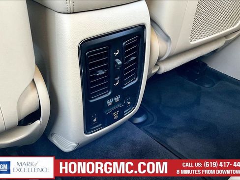 Used 2017 Jeep Grand Cherokee Limited image 10
