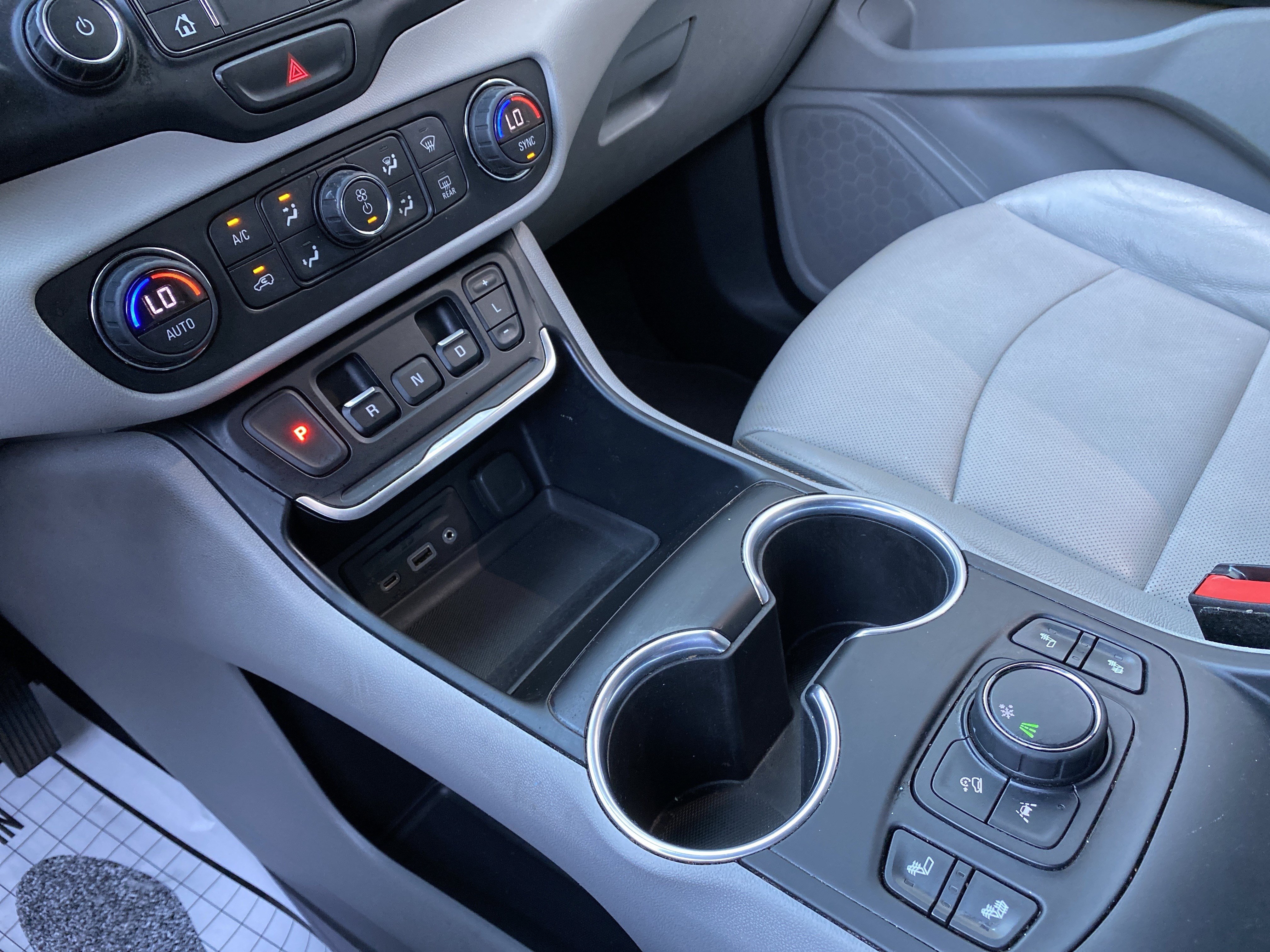 Used 2020 GMC Terrain SLT FWD image 29