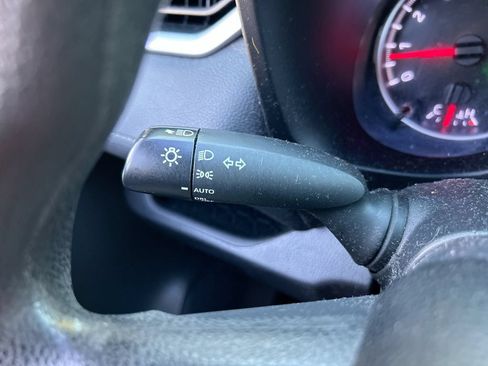 Used 2022 Toyota RAV4 XLE FWD image 29