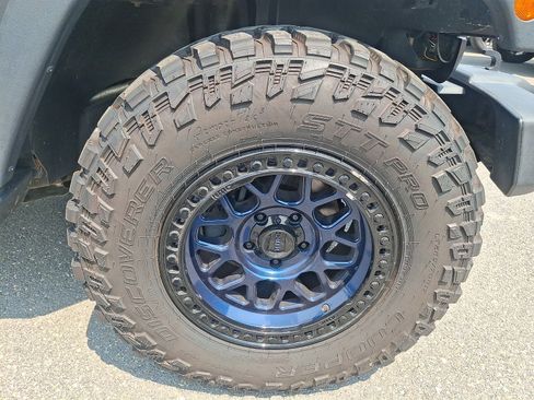 Used 2017 Jeep Wrangler Unlimited Sport w/ Quick Order Package 24S AWD/4WD image 8