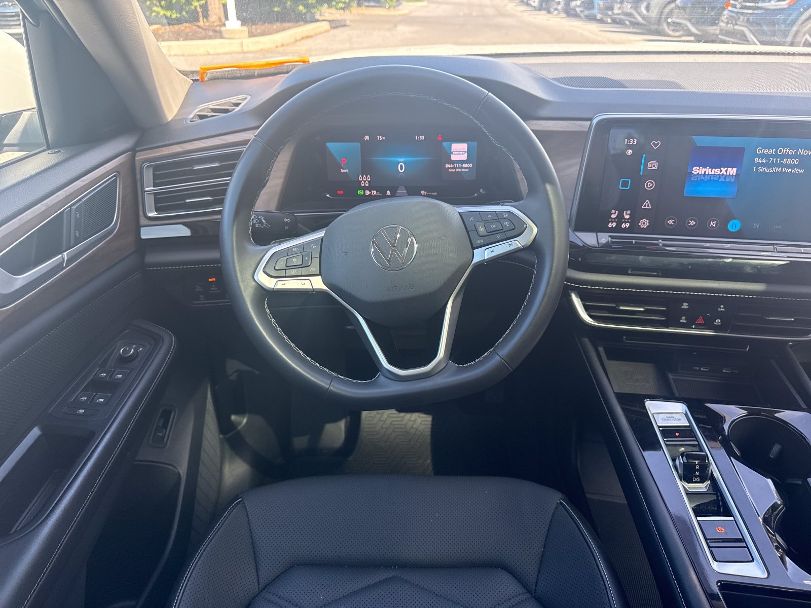 Certified 2024 Volkswagen Atlas SE w/ Panoramic Sunroof Package AWD/4WD image 14