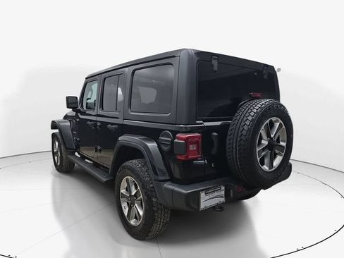 Used 2019 Jeep Wrangler Unlimited Sahara AWD/4WD image 7