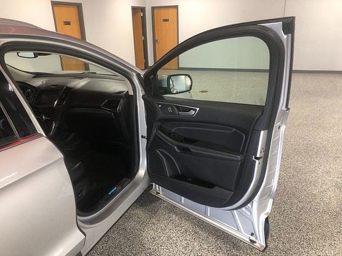Used 2019 Ford Edge Titanium AWD/4WD image 20