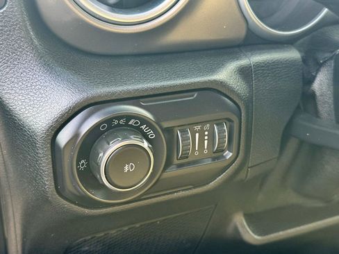 Used 2018 Jeep Wrangler Unlimited Rubicon AWD/4WD image 24