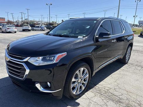 Used 2021 Chevrolet Traverse Premier image 3