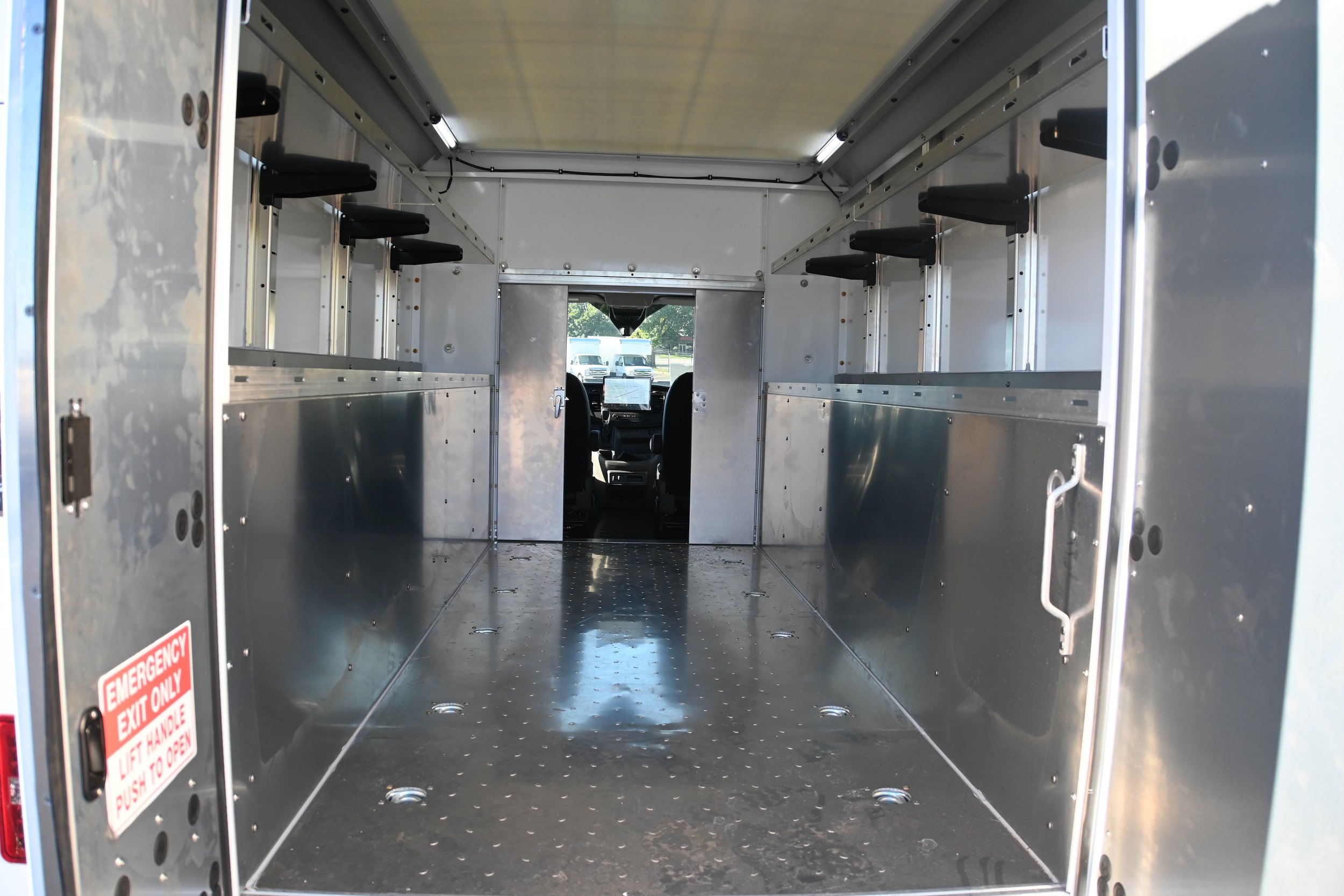 Used 2025 Ford Transit 350 w/ Exterior Upgrade Package RWD image 6