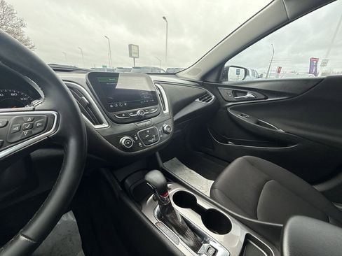 Used 2025 Chevrolet Malibu RS w/ LPO, Floor Liner Package image 19