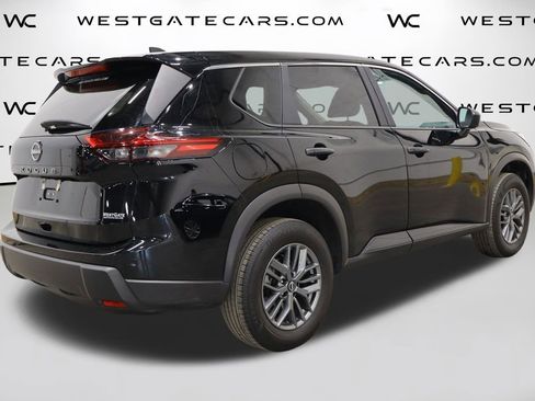 Used 2024 Nissan Rogue S image 43