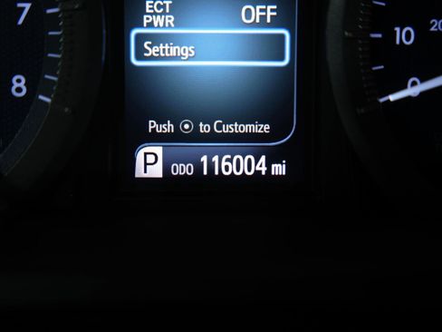 Used 2017 Toyota Sienna XLE image 29