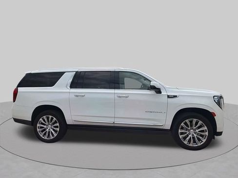 Used 2022 GMC Yukon XL Denali w/ Advanced Technology Package AWD/4WD image 2