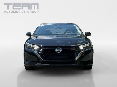 Used 2025 Nissan Sentra SR FWD image 2