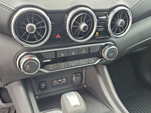 Used 2025 Nissan Sentra SV image 20