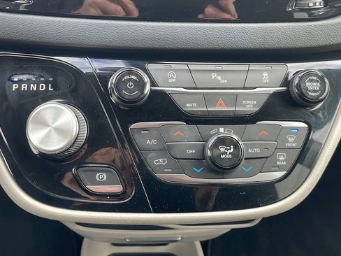 Used 2019 Chrysler Pacifica Touring Plus w/ Tire & Wheel Group image 30