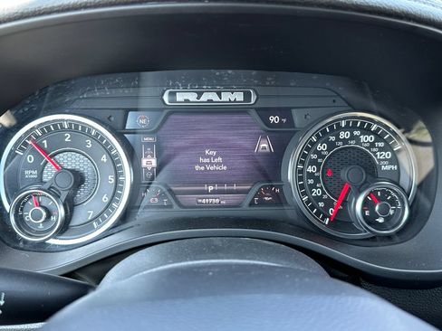Used 2025 RAM 1500 Laramie AWD/4WD image 27