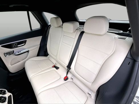 Used 2026 Mercedes-Benz GLC 300 4MATIC image 21