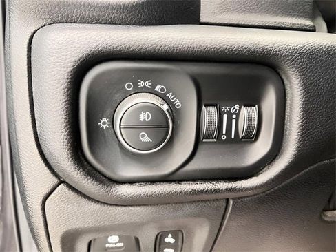Used 2019 RAM 1500 Big Horn image 16